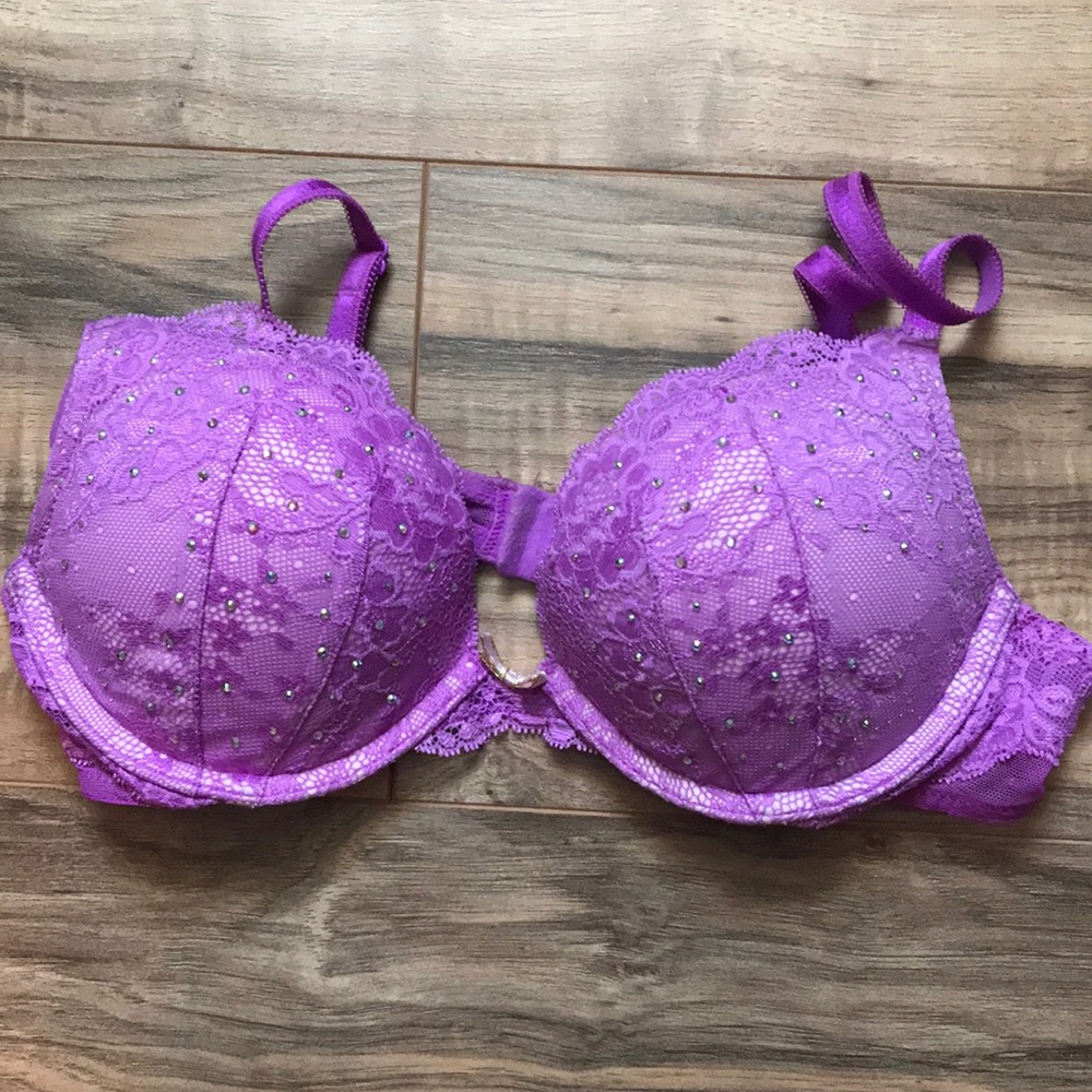 Victoria’s Secret Dream angels plunge bra